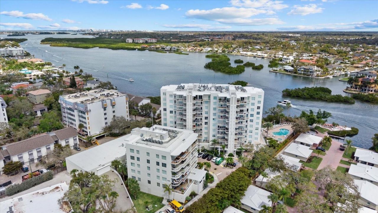 1660 Summerhouse Lane, Unit 402, Sarasota, FL 34242 Photo