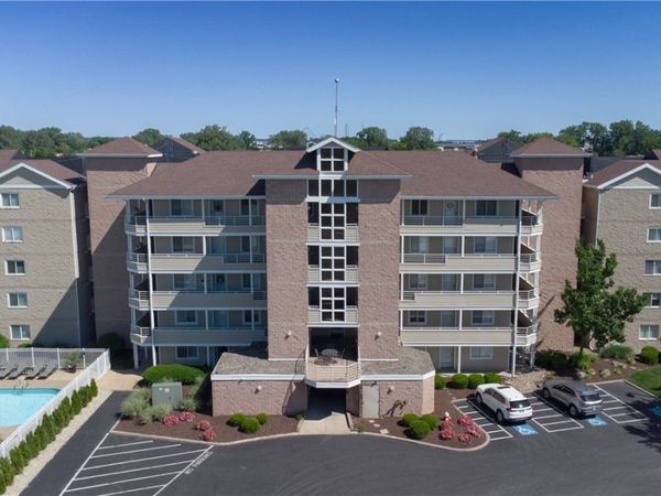 30 Marina Point Drive, Sandusky, OH 44870