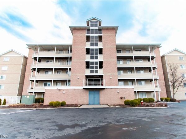 30 Marina Point Drive, Sandusky, OH 44870