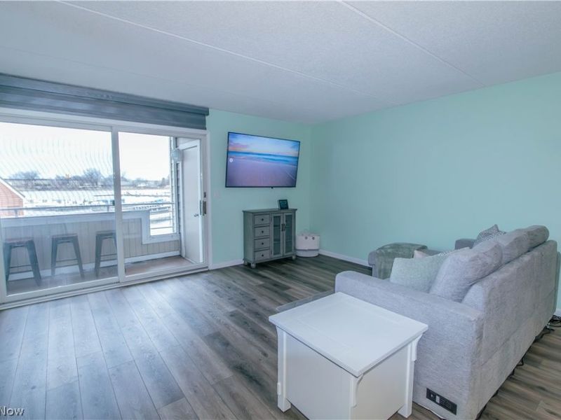 30 Marina Point Drive, Sandusky, OH 44870 Photo 9