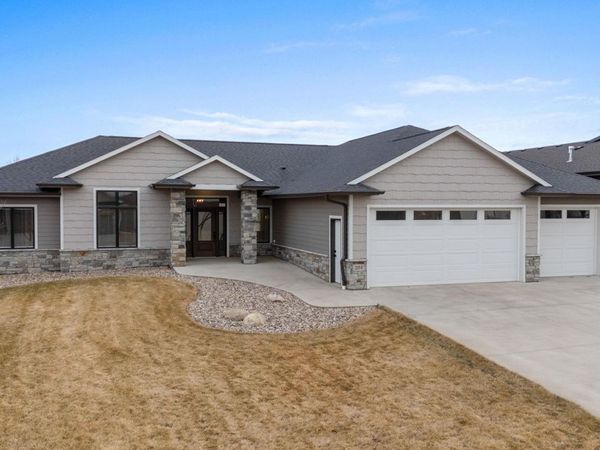 204 N Autumnwood Ct, Sioux Falls, SD 57110