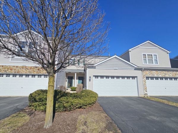 4012 BLACKSTONE Drive , Aurora, IL 60504