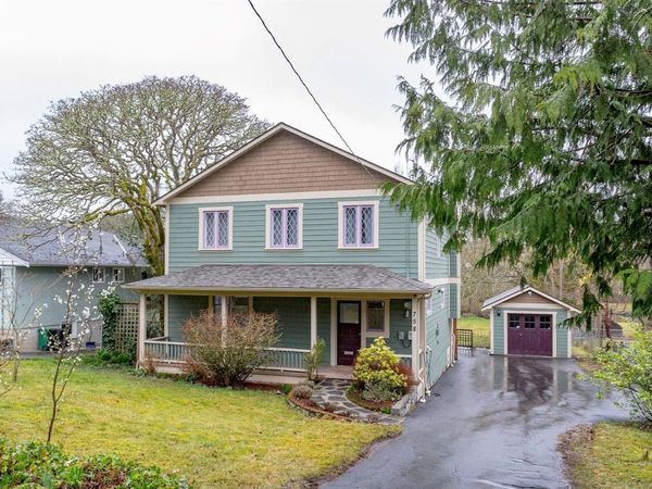 758 Newbury St, Saanich, BC V9A 2C1