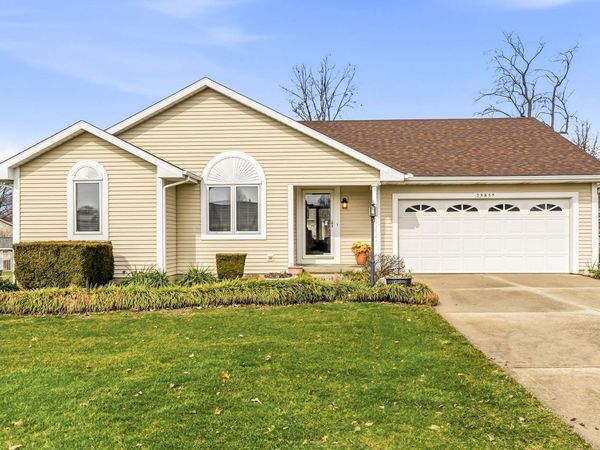 25855 Fox Tail Trail, South Bend, IN 46628