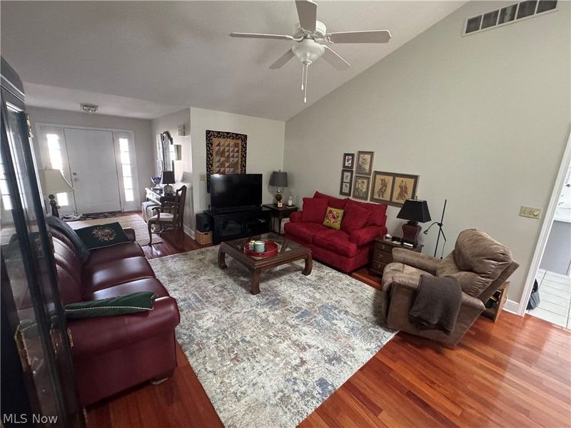 1556 Pimlico Drive, Unit 15, Youngstown, OH 44515 Photo 4