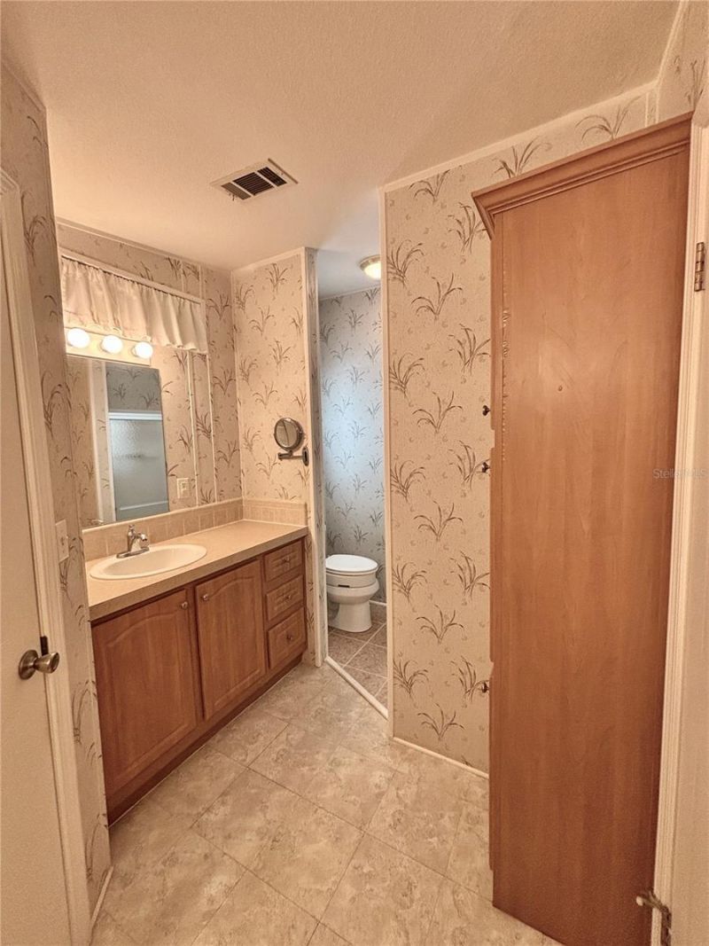 136 Americana Court Ne, Unit 230, Saint Petersburg, FL 33702 Photo