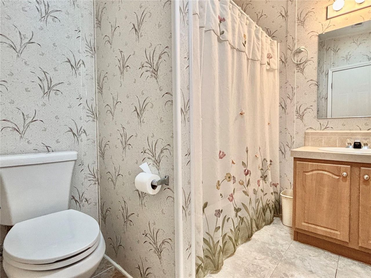 136 Americana Court Ne, Unit 230, Saint Petersburg, FL 33702 Photo