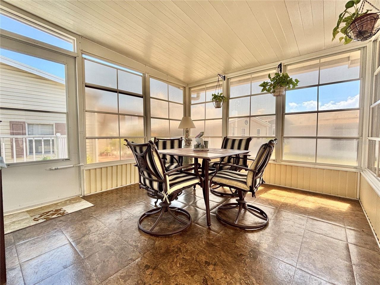 136 Americana Court Ne, Unit 230, Saint Petersburg, FL 33702 Photo