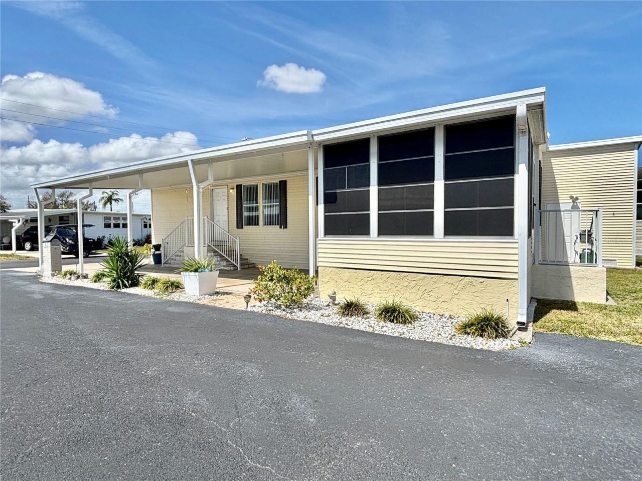 136 Americana Court Ne, Unit 230, Saint Petersburg, FL 33702 Photo