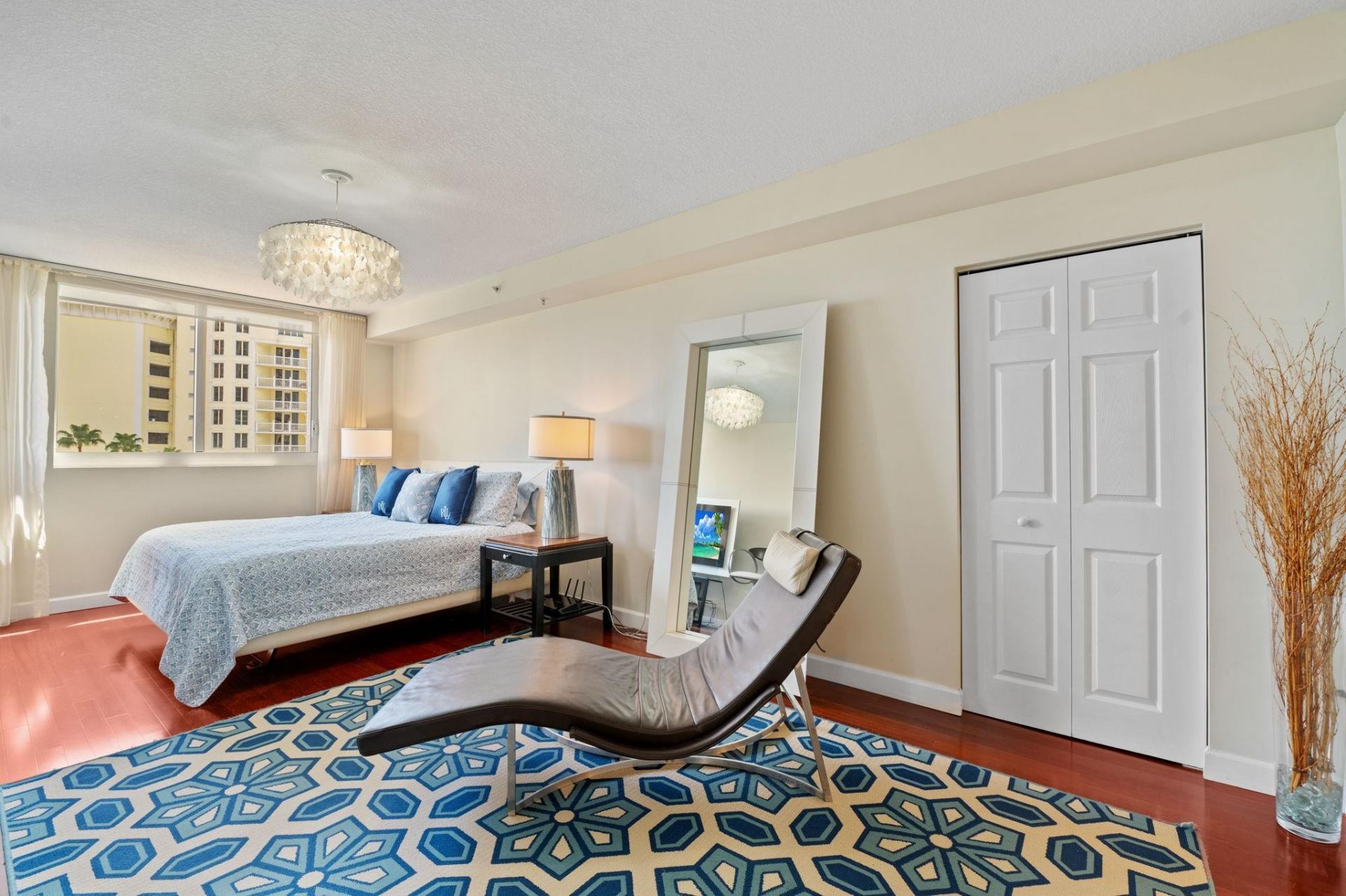 2001 N Ocean Boulevard, Unit 605, Fort Lauderdale, FL 33305 Photo