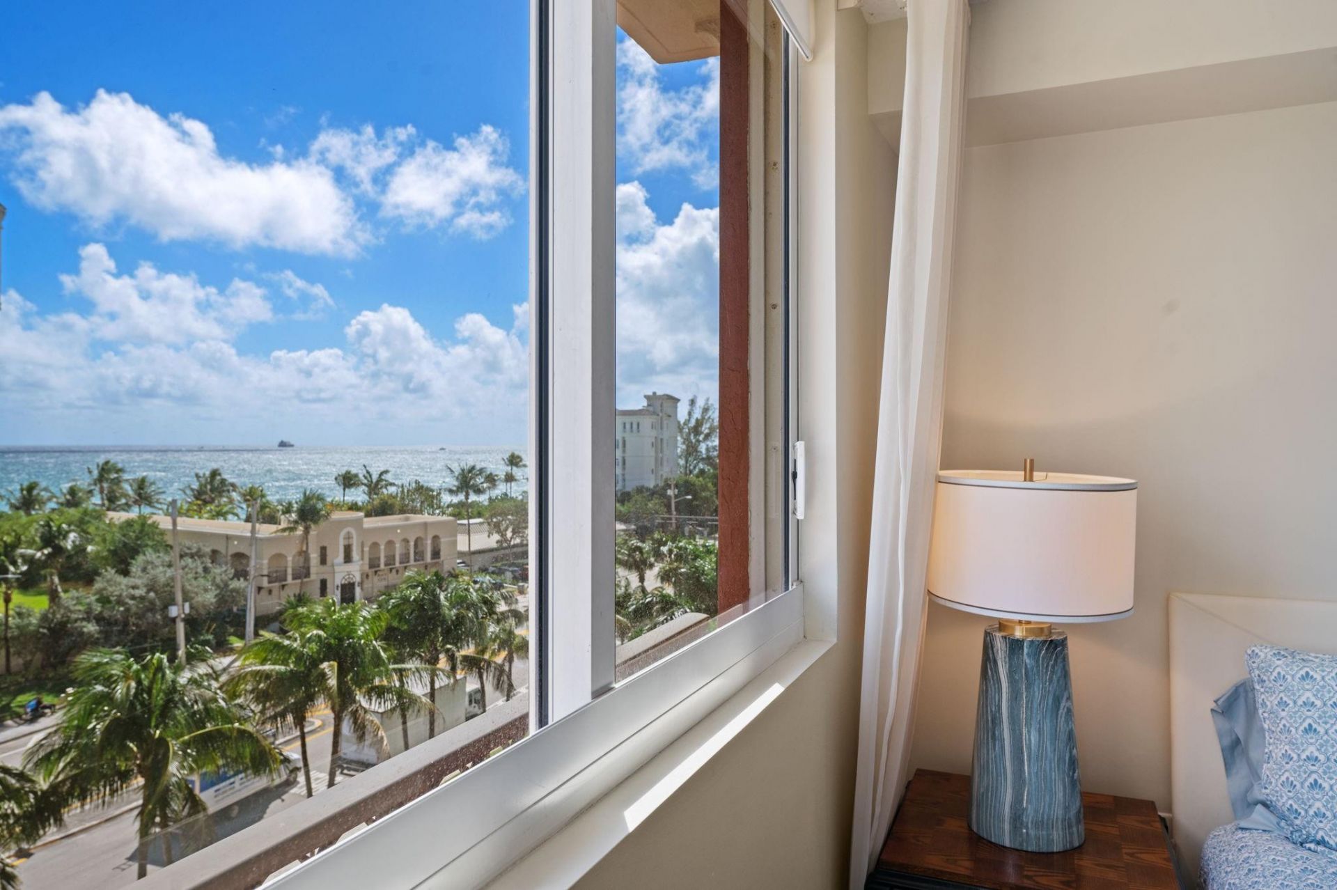 2001 N Ocean Boulevard, Unit 605, Fort Lauderdale, FL 33305 Photo