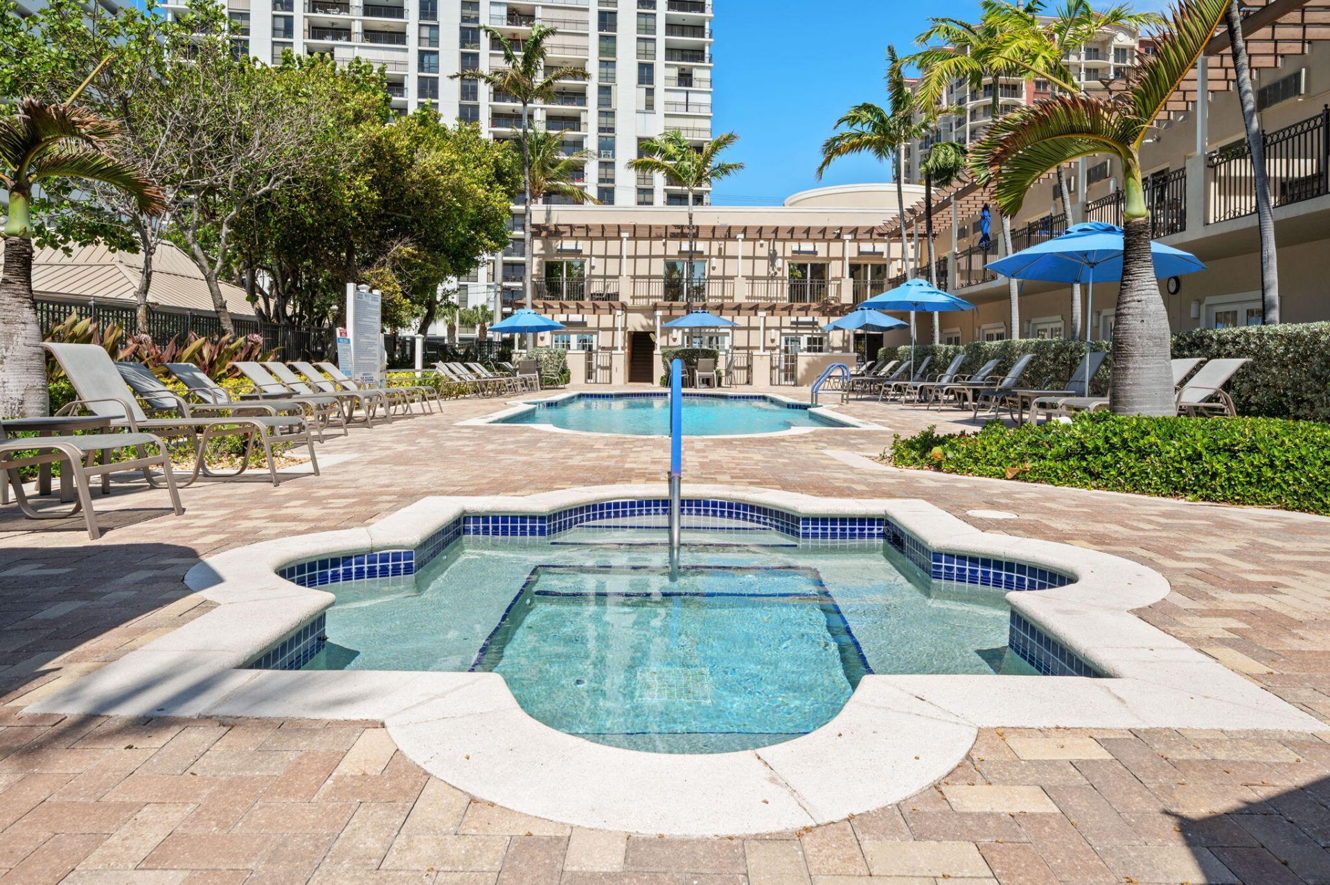2001 N Ocean Boulevard, Unit 605, Fort Lauderdale, FL 33305 Photo