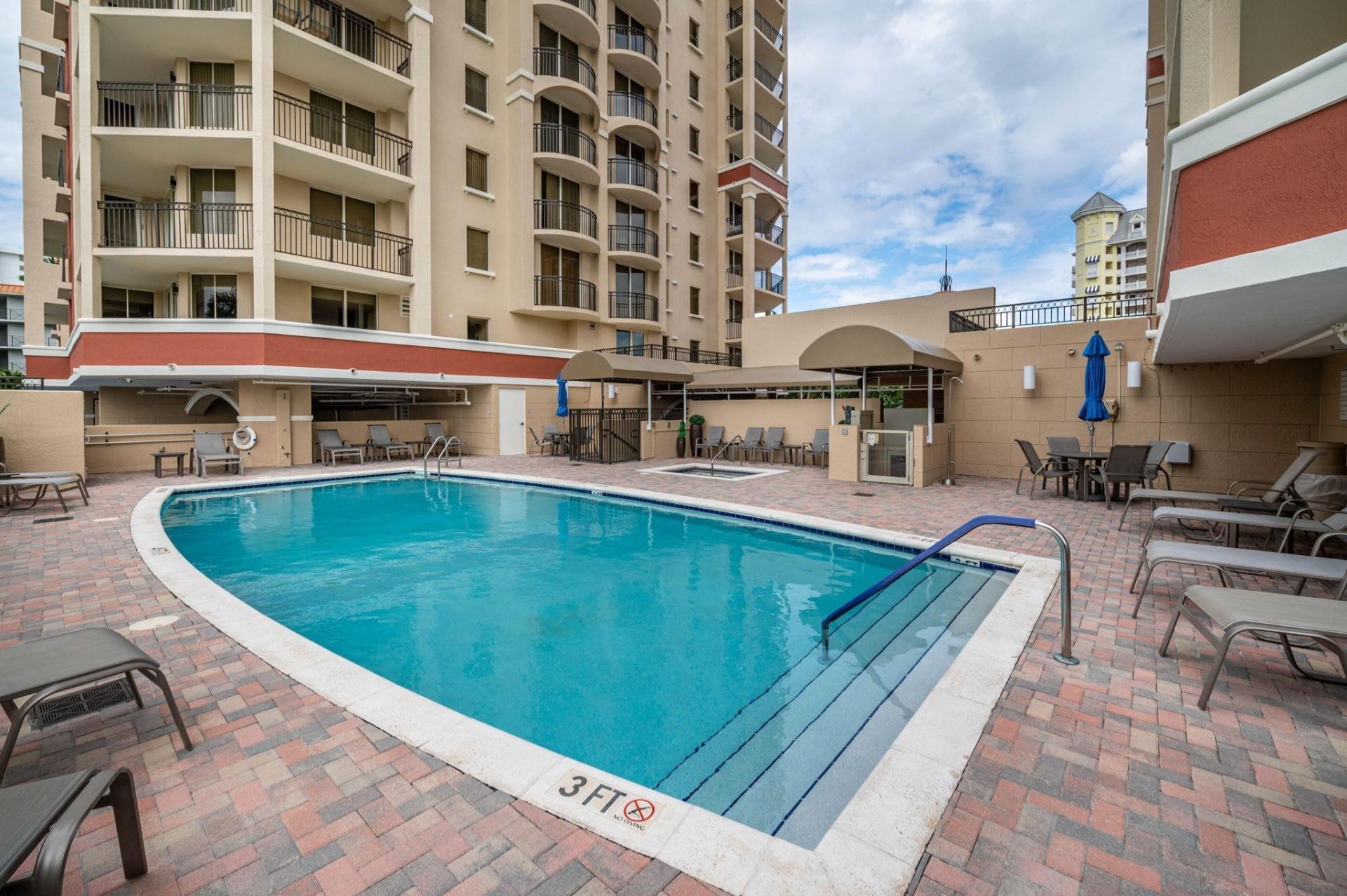 2001 N Ocean Boulevard, Unit 605, Fort Lauderdale, FL 33305 Photo