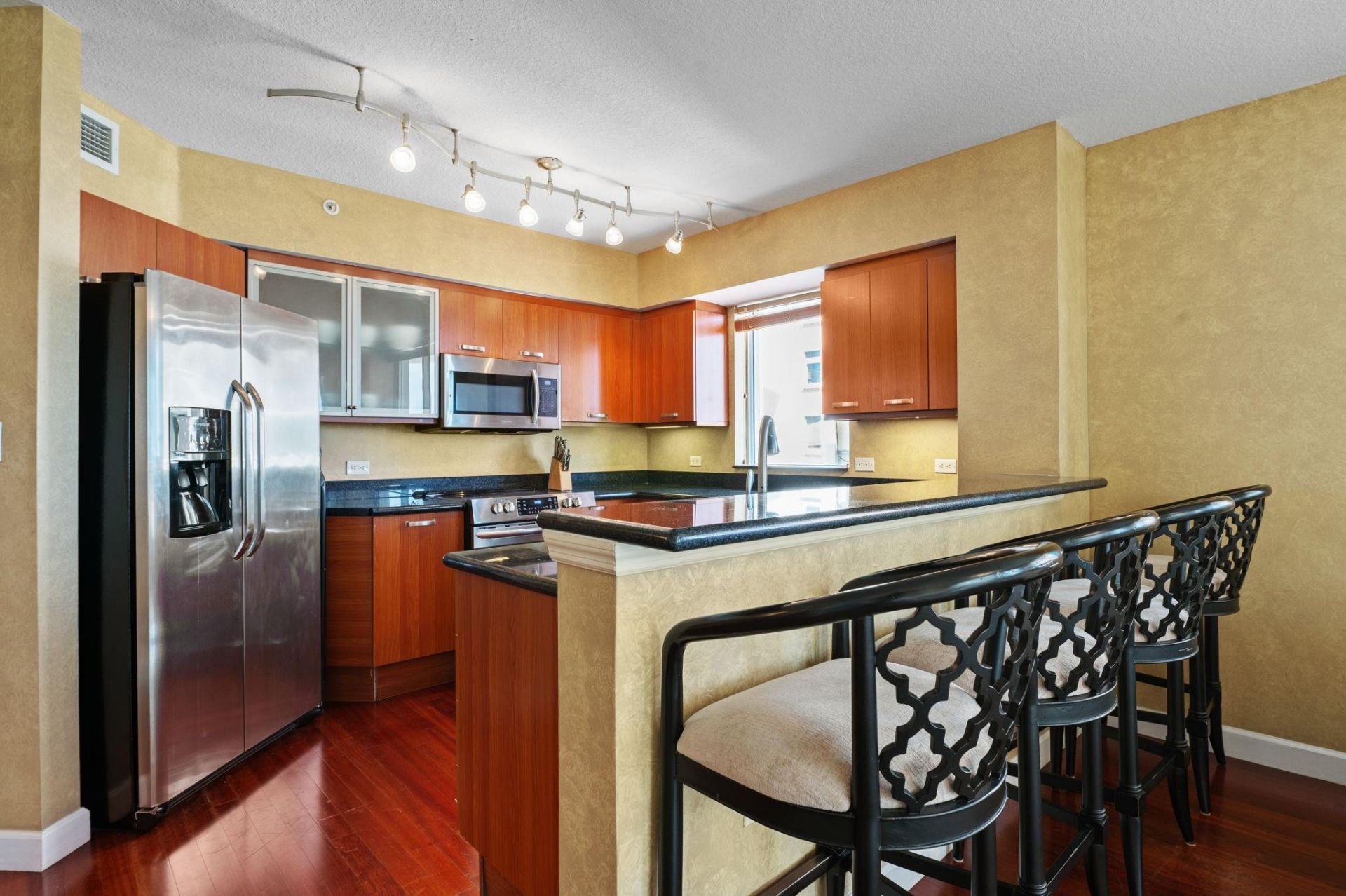 2001 N Ocean Boulevard, Unit 605, Fort Lauderdale, FL 33305 Photo