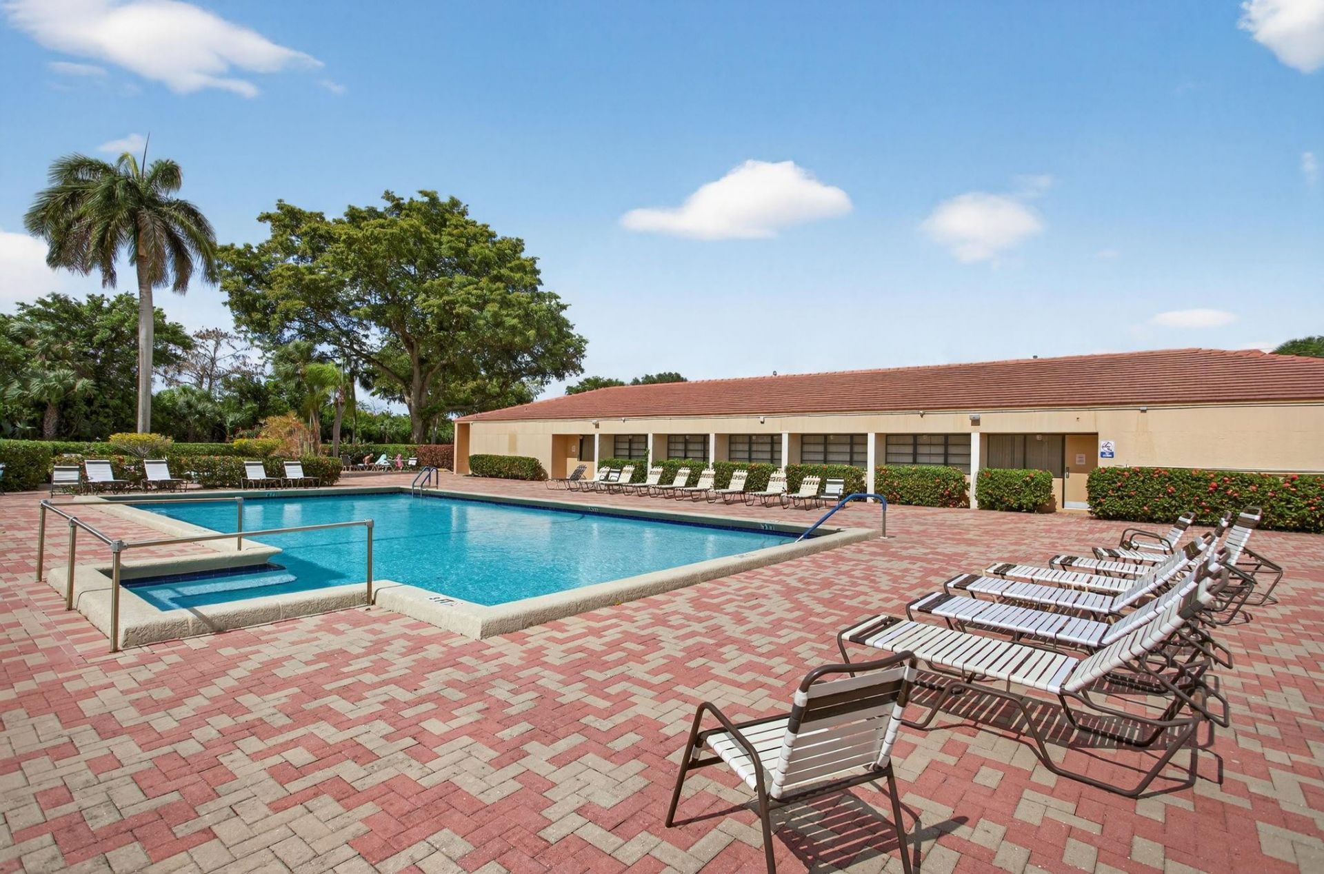 6239 Coral Lake Drive, Unit 403, Margate, FL 33063 Photo