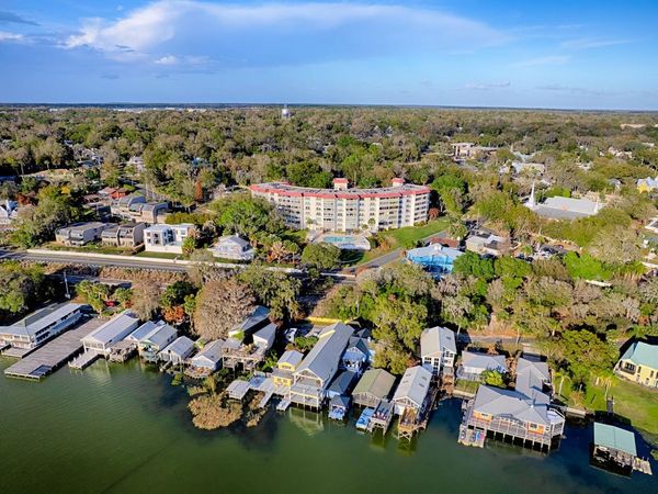 601 N MCDONALD STREET, Unit 109, MOUNT DORA, FL 32757