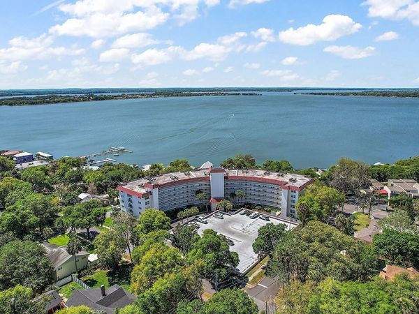 601 N MCDONALD STREET, Unit 109, MOUNT DORA, FL 32757