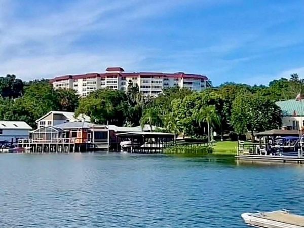 601 N MCDONALD STREET, Unit 109, MOUNT DORA, FL 32757