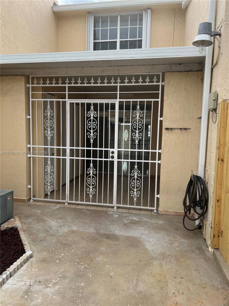 1165 W 38th Ter , Unit 35, Hialeah, FL 33012 Photo