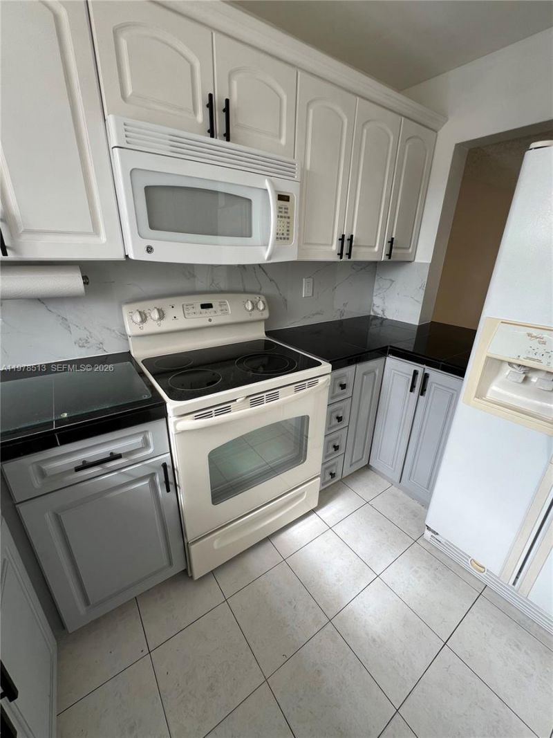 1165 W 38th Ter , Unit 35, Hialeah, FL 33012 Photo