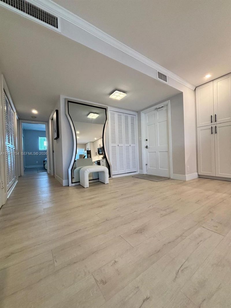 3050 NE 48th St, Unit 207, Fort Lauderdale, FL 33308 Photo