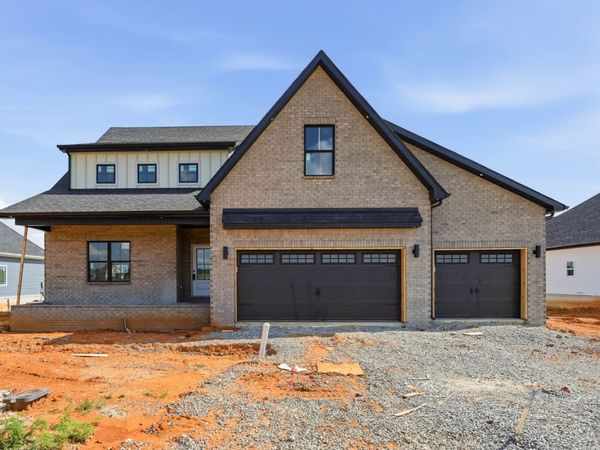 218 Low Plains Ln, Clarksville, TN 37043