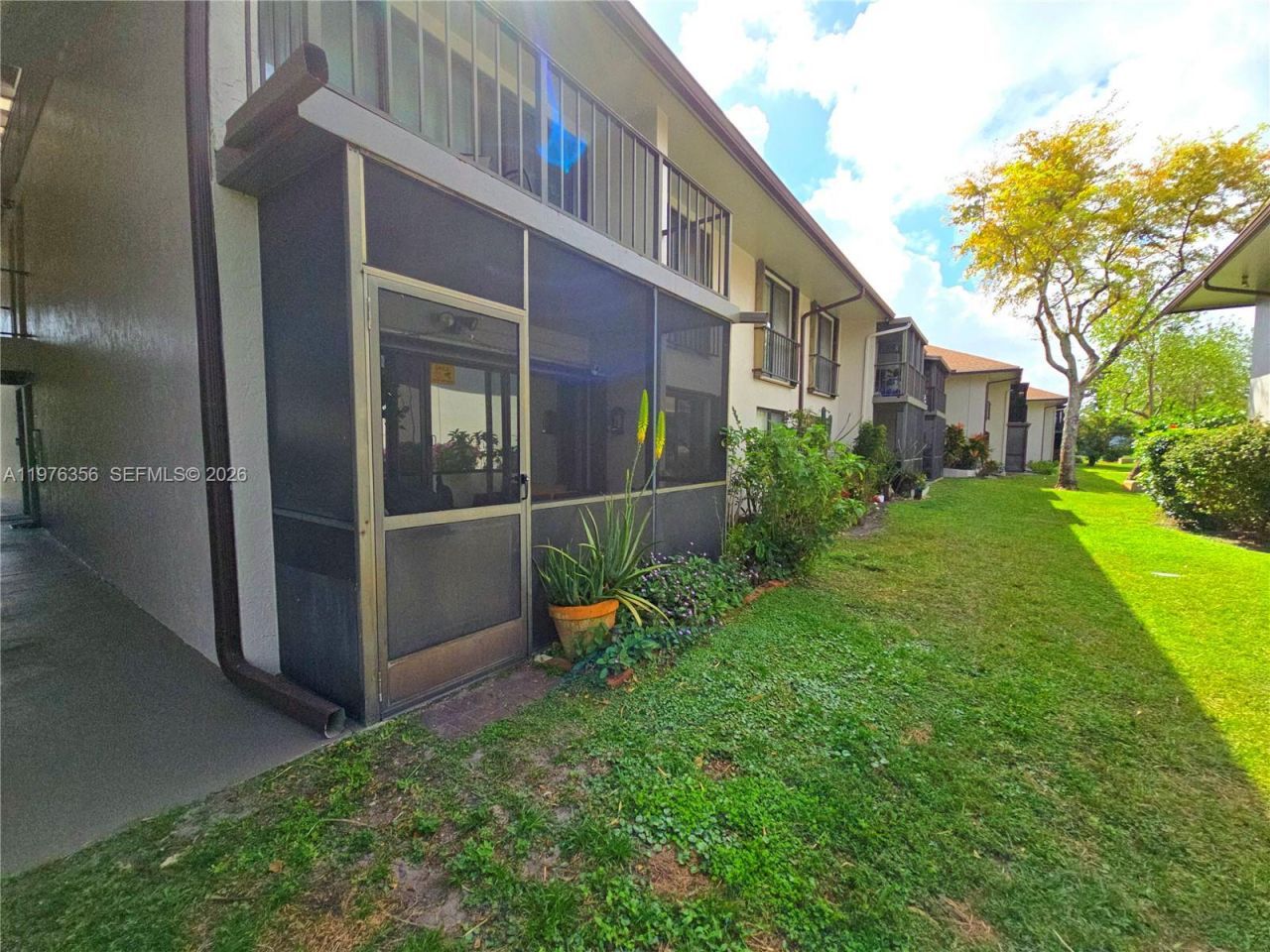 5767 Washington St , Unit F2, Hollywood, FL 33023 Photo