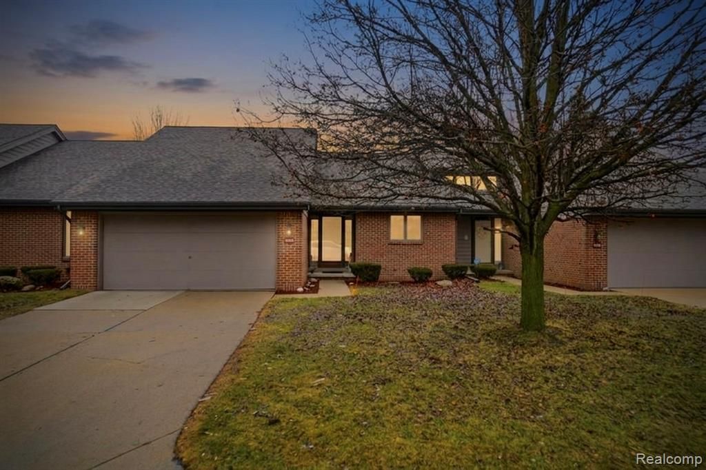 45530 Meadows Square, Macomb Township, MI 48044 Main Photo