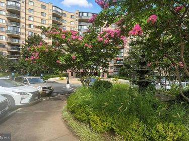 8370 GREENSBORO DRIVE, Unit 614, MCLEAN, VA 22102