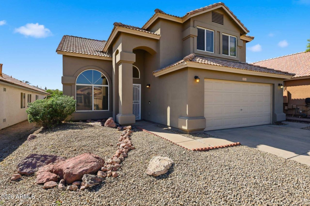 2221 E Menadota Drive, Phoenix, AZ 85024 Main Photo