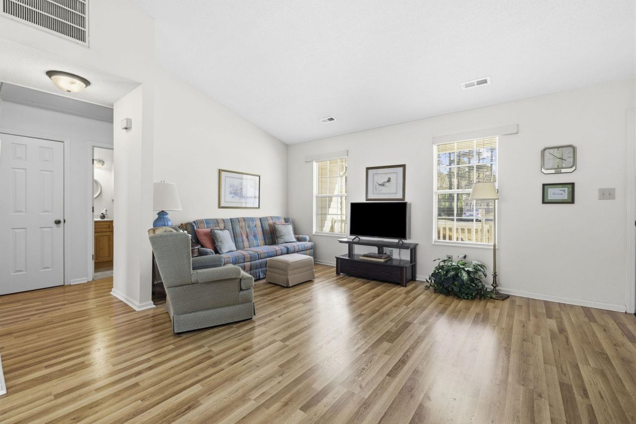 107 Purple Martin Dr. Photo 7