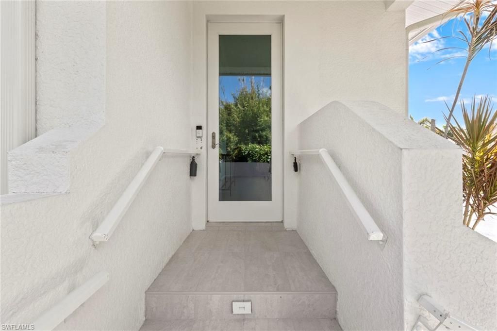 1395 Curlew Ave, Unit 1, Naples, FL 34102 Photo