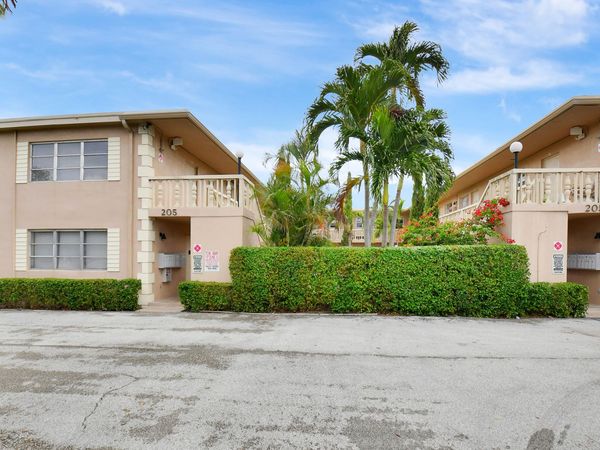 205 NE 3rd Street, Unit 208, Boynton Beach, FL 33435