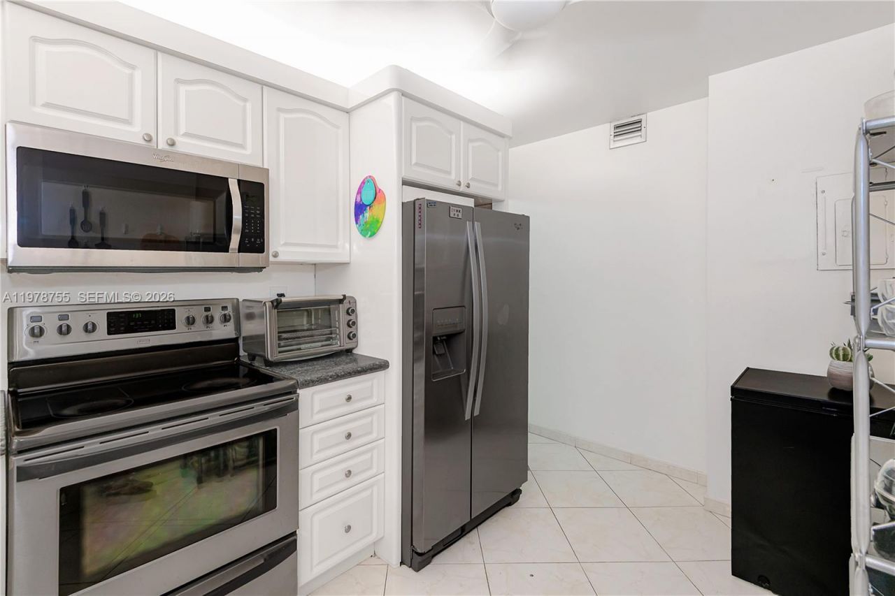 600 Three Islands Blvd , Unit 612, Hallandale Beach, FL 33009 Photo
