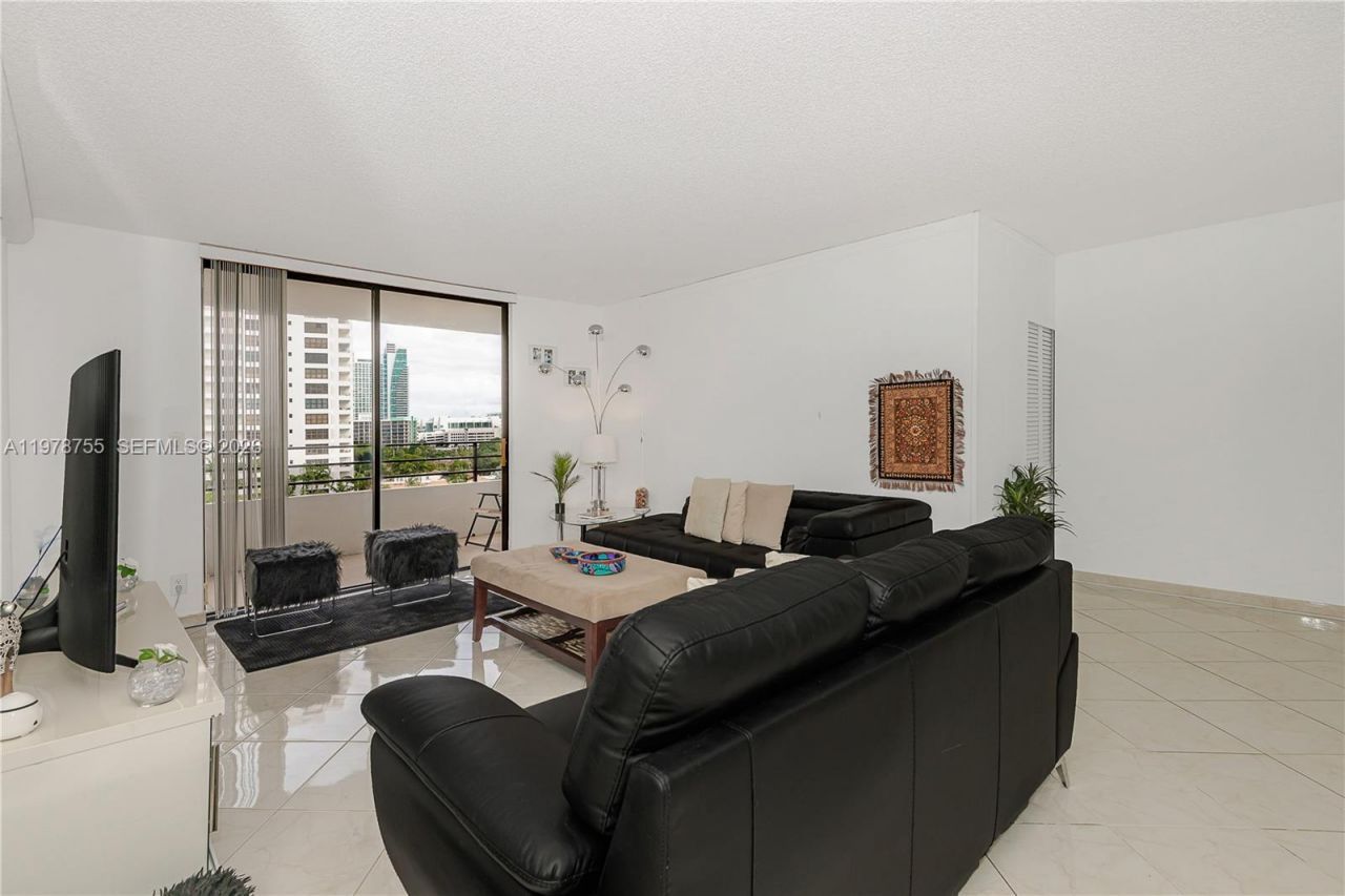 600 Three Islands Blvd , Unit 612, Hallandale Beach, FL 33009 Photo