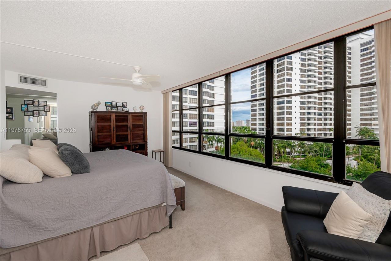 600 Three Islands Blvd , Unit 612, Hallandale Beach, FL 33009 Photo