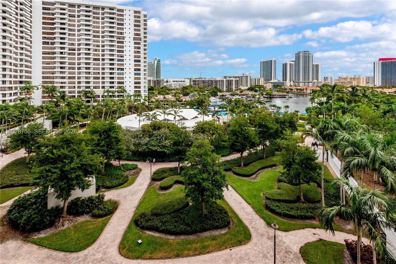 600 Three Islands Blvd , Unit 612, Hallandale Beach, FL 33009 Photo