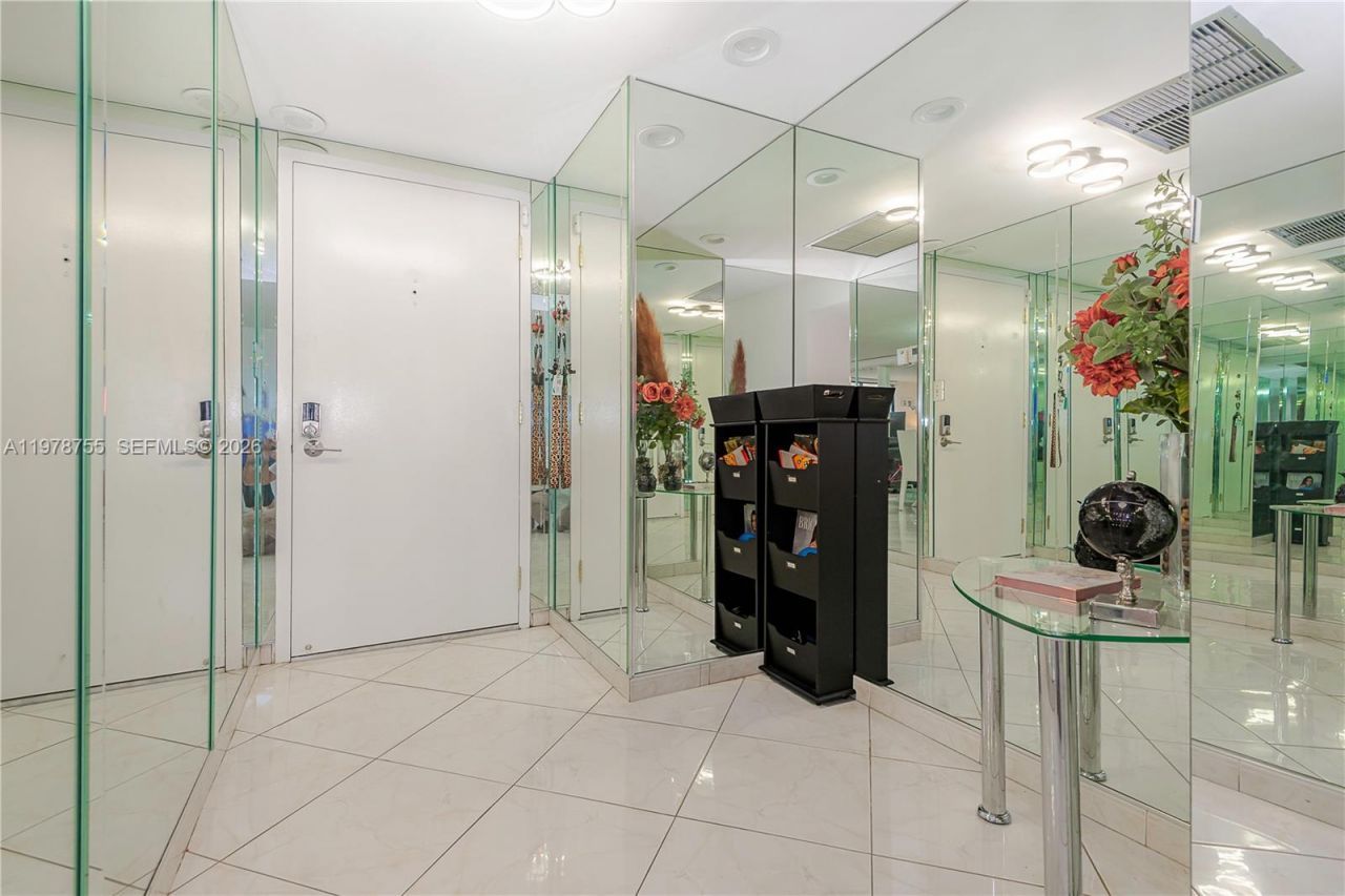 600 Three Islands Blvd , Unit 612, Hallandale Beach, FL 33009 Photo