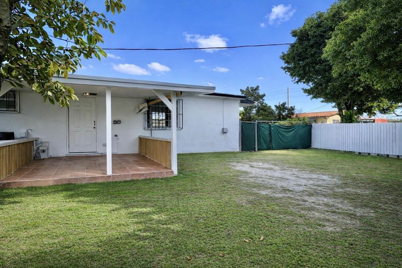 2150 SW 72nd Avenue, Miami, FL 33155 Photo