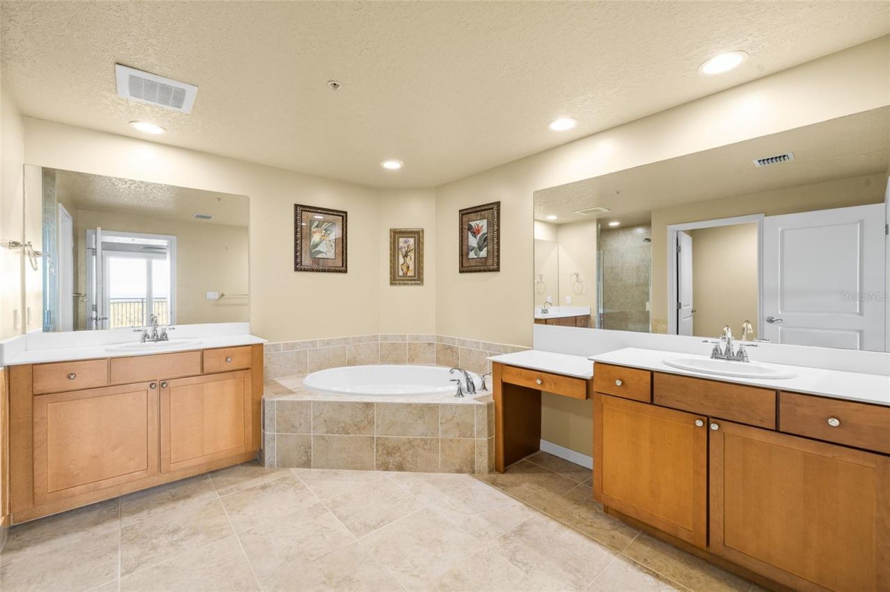 10851 Mangrove Cay Lane Ne, Unit 1112, Saint Petersburg, FL 33716 Photo