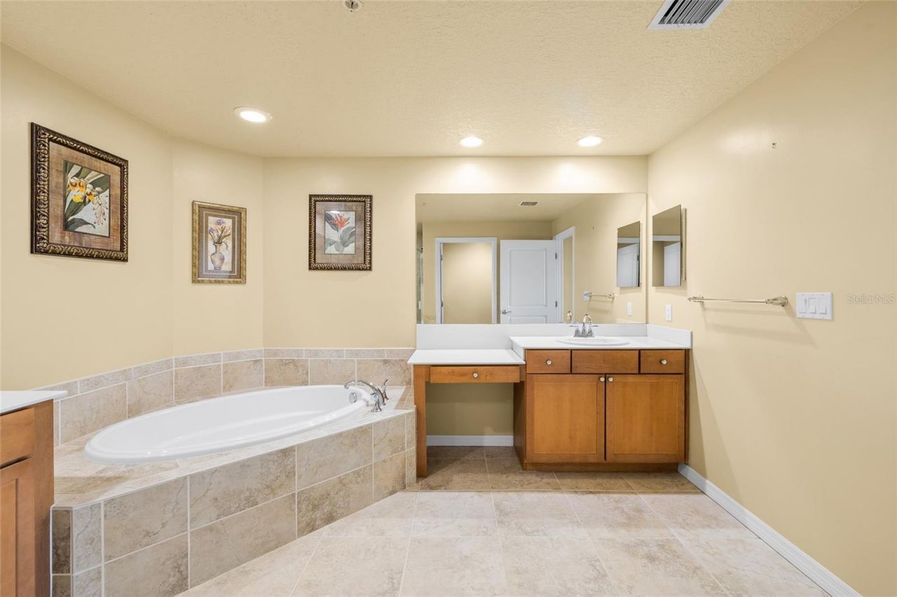 10851 Mangrove Cay Lane Ne, Unit 1112, Saint Petersburg, FL 33716 Photo