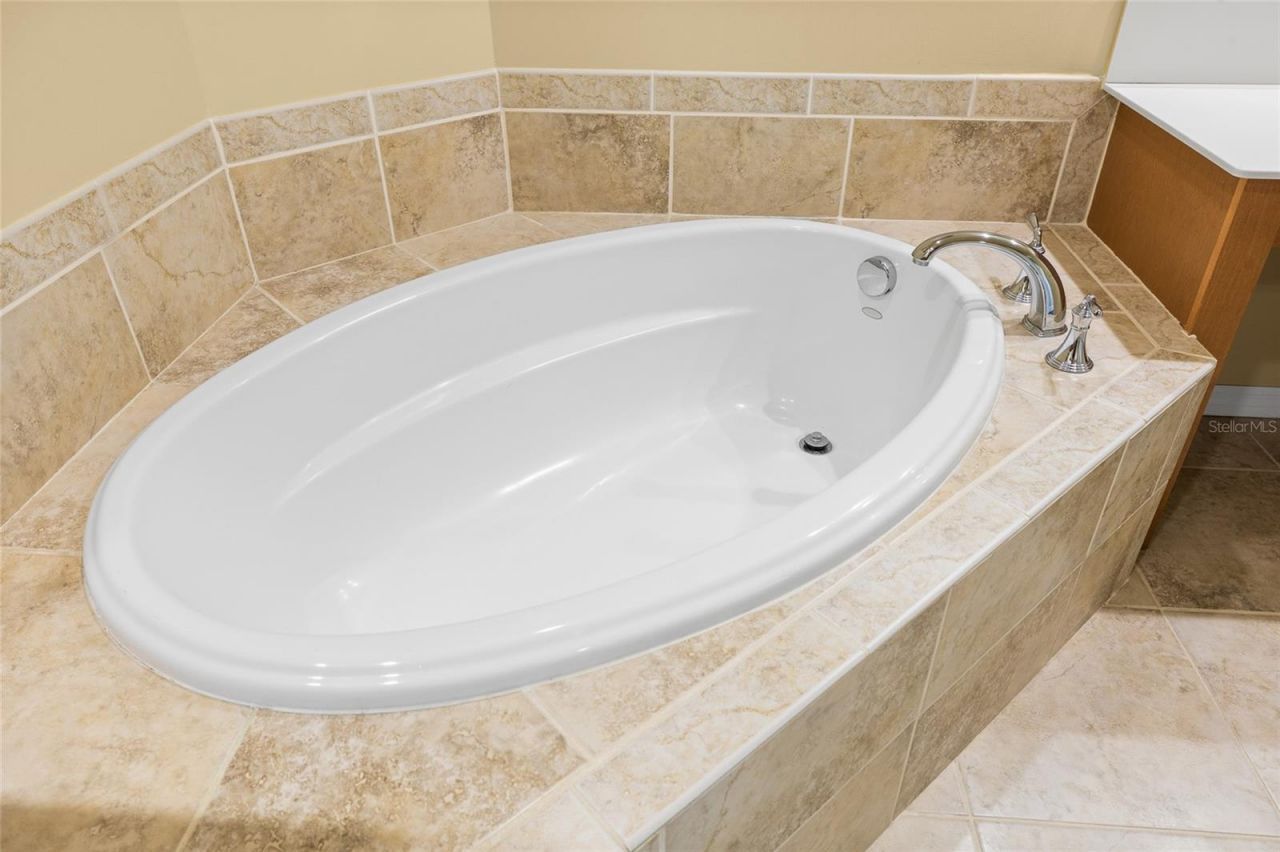 10851 Mangrove Cay Lane Ne, Unit 1112, Saint Petersburg, FL 33716 Photo