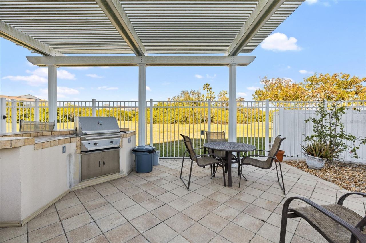 10851 Mangrove Cay Lane Ne, Unit 1112, Saint Petersburg, FL 33716 Photo