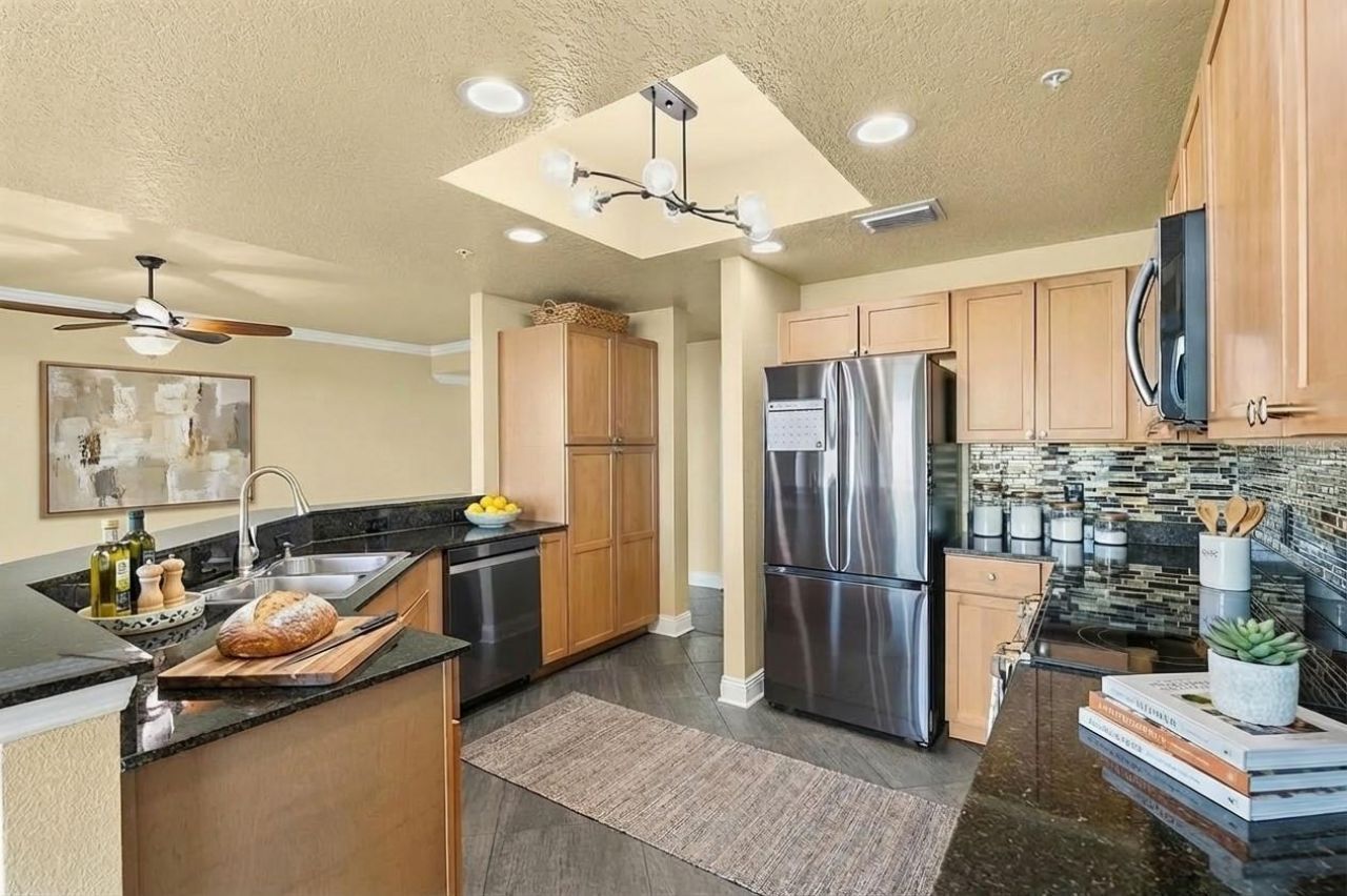 10851 Mangrove Cay Lane Ne, Unit 1112, Saint Petersburg, FL 33716 Photo