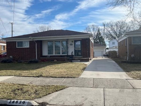 28830 Jane Street, St. Clair Shores, MI 48081