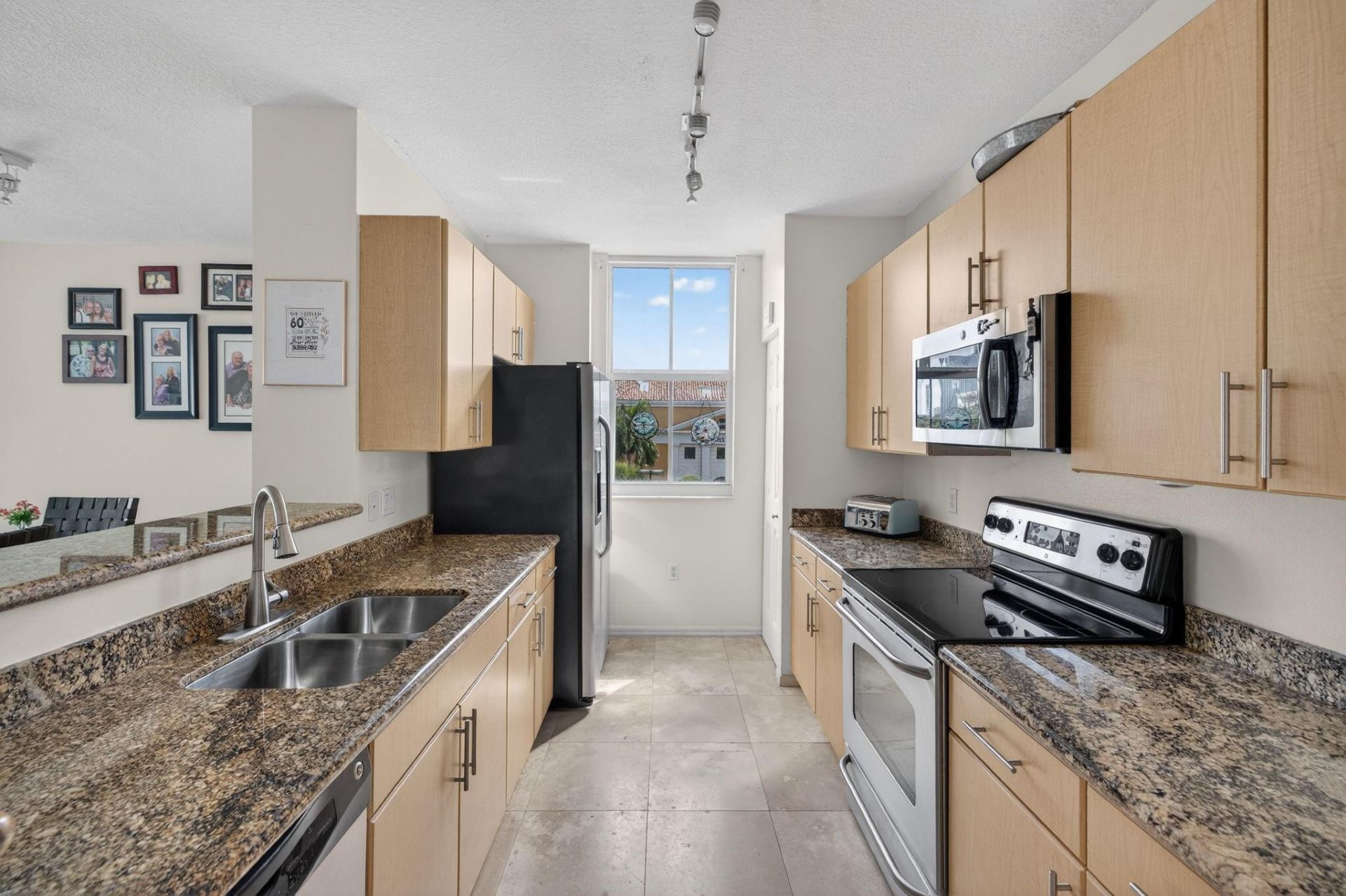 2421 NE 65th Street, Unit 415, Fort Lauderdale, FL 33308 Photo