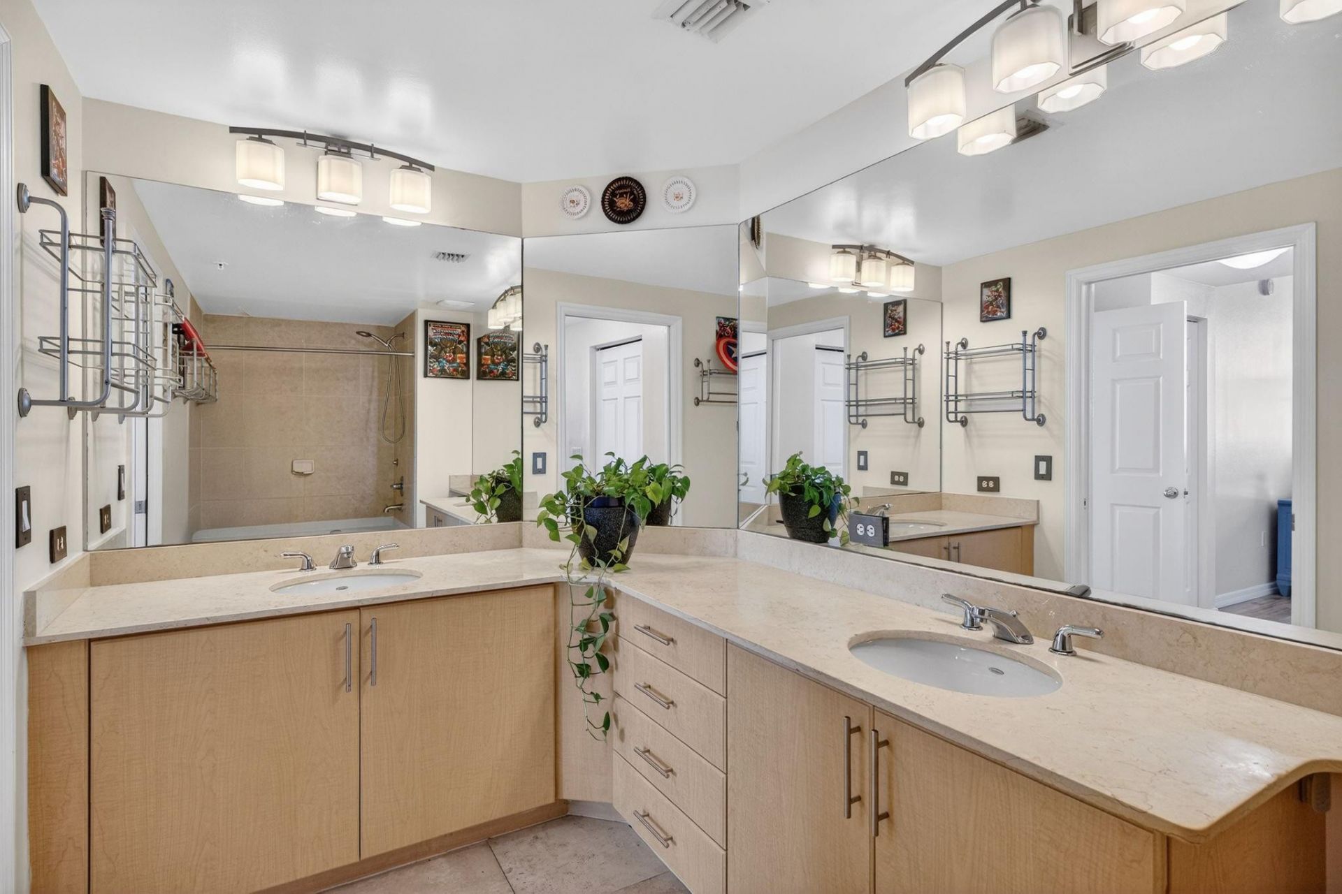 2421 NE 65th Street, Unit 415, Fort Lauderdale, FL 33308 Photo