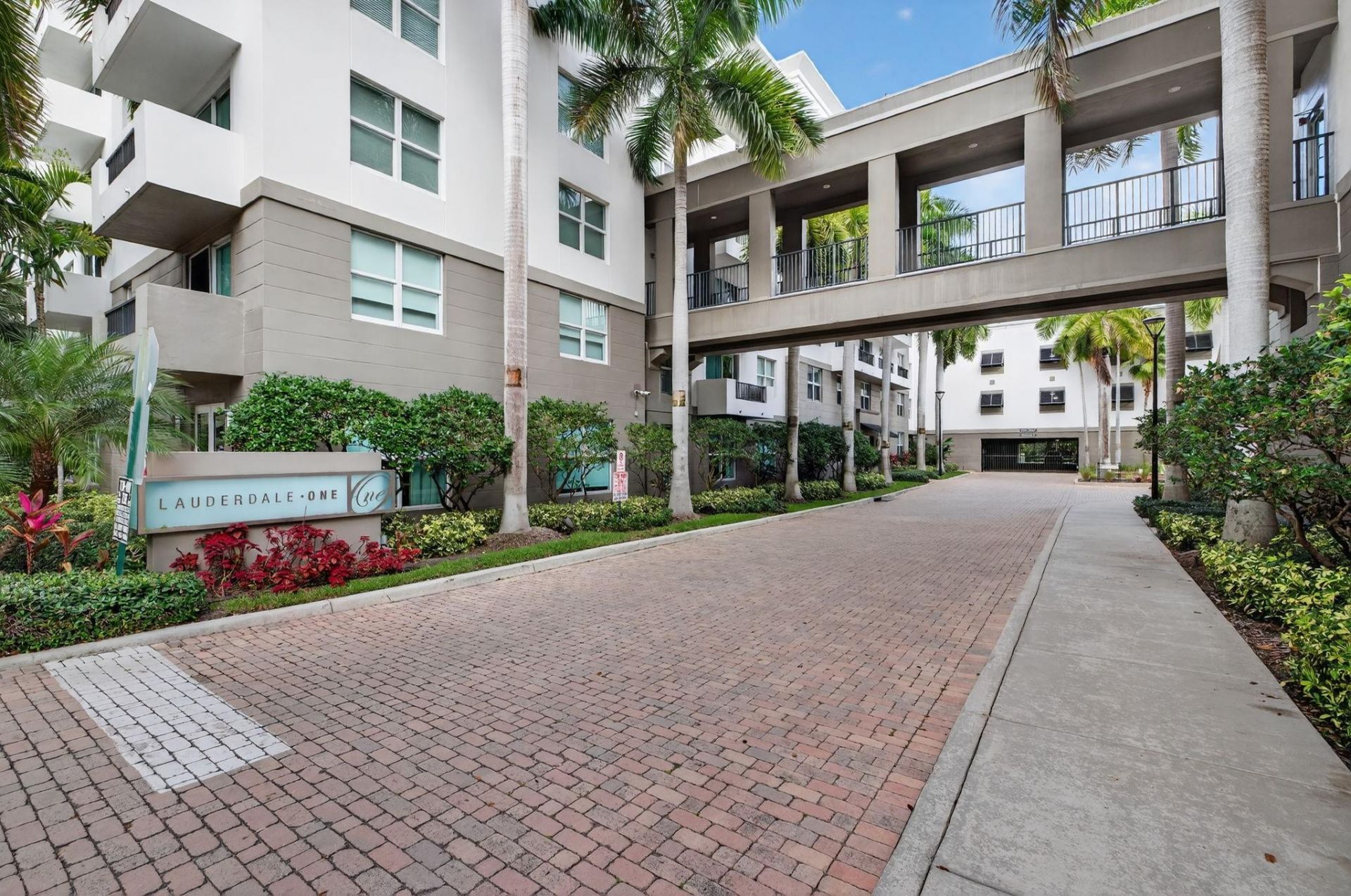 2421 NE 65th Street, Unit 415, Fort Lauderdale, FL 33308 Photo
