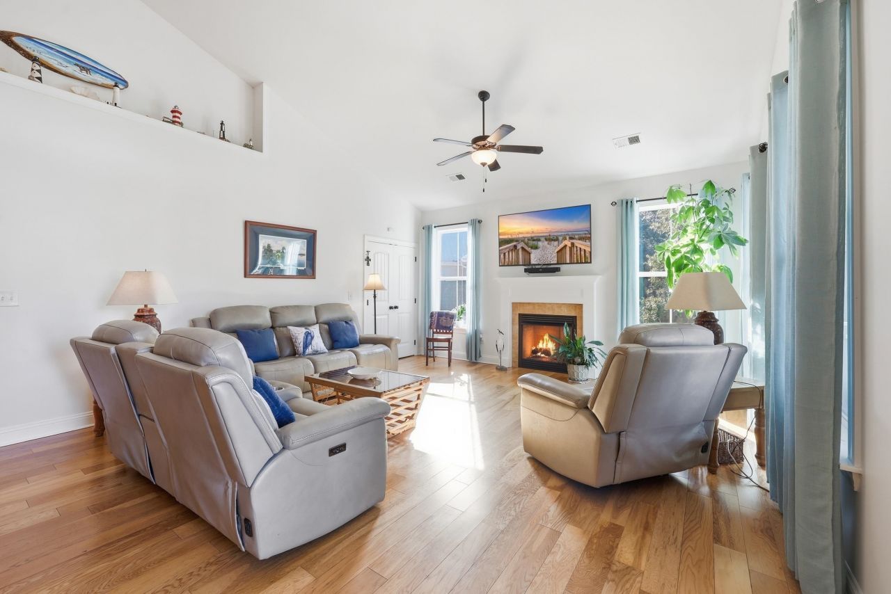 15 Flaggpoint Ln. Photo 6