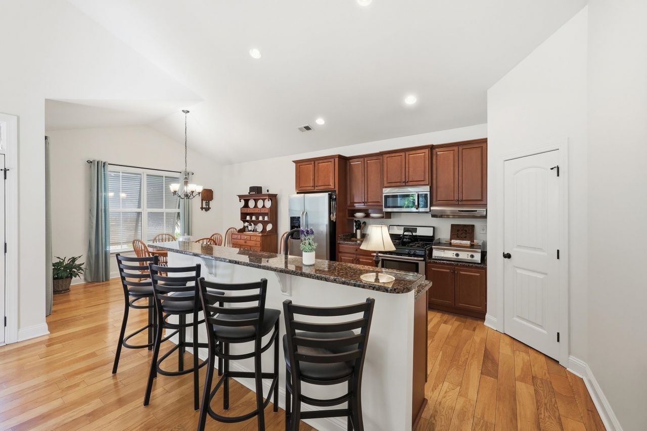 15 Flaggpoint Ln. Photo 9